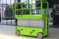 O móbil hidráulico da altura de funcionamento de 13m scissor a plataforma do elevador com capacidade 320kg para limpar