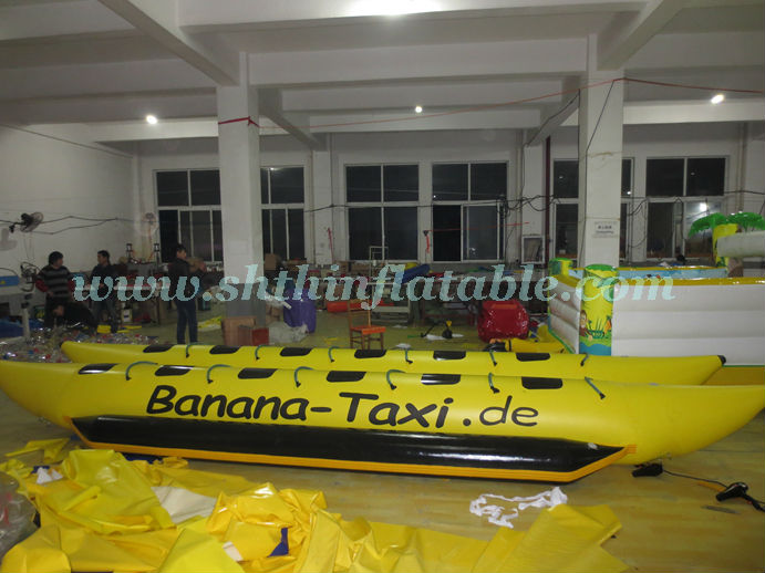 Inflatable Water Banana Boat Factory Price Durable Custom Inflatable Flying Fish Inflatable Water Games