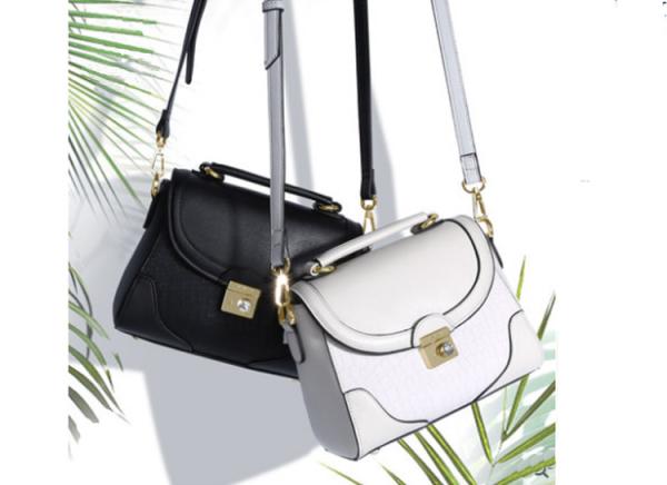 New 2019 one-shoulder bag stylish and versatile casual small doctor bag, casual small crossbody bags