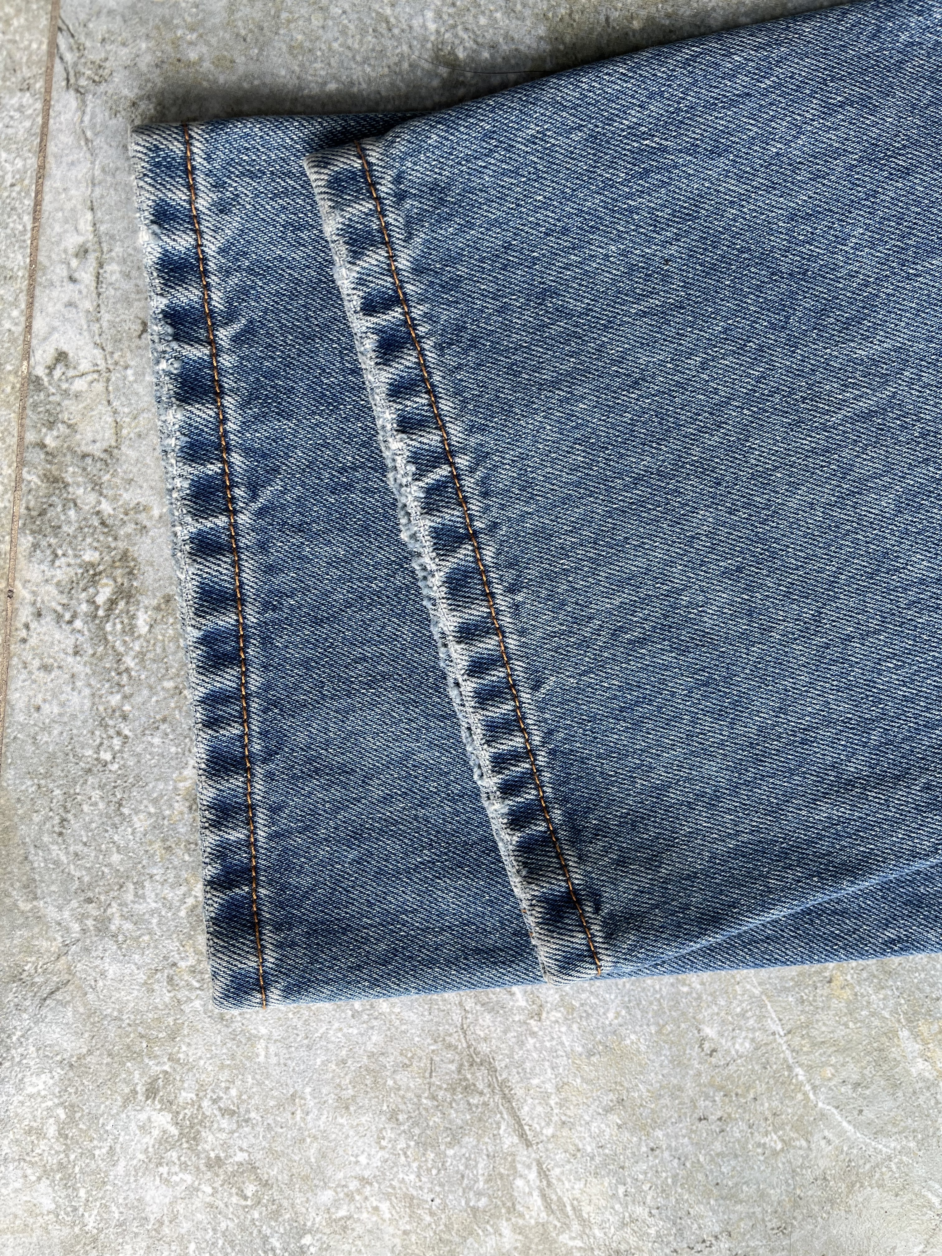 Medium Blue Men's Jeans Faded Loose Wide Leg Jeans Horizontal