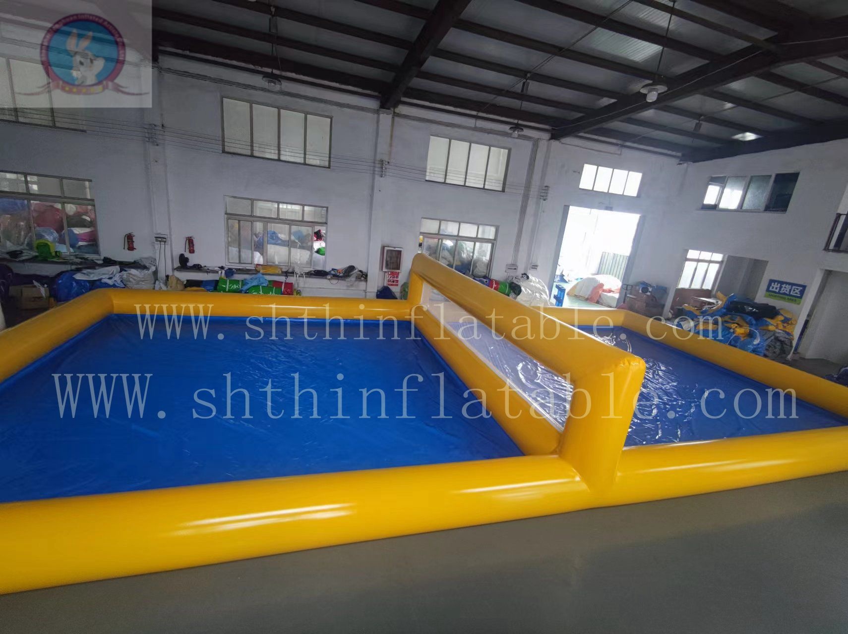 Inflatable Portable Water Volleyball Court Customizable Size Color Logo for Beach Resort Pool Party Commercial Events Wholesale