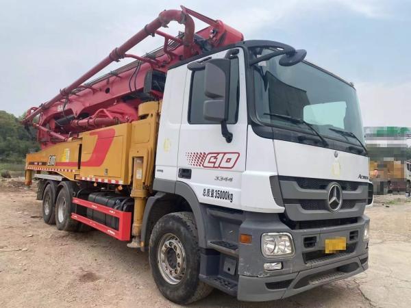 Pompes à béton 52 mètres Chassis Mercedes semi-séché Type bon