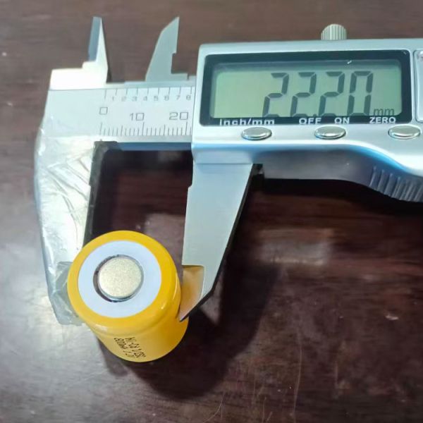 800mAh 1.2V Ni-Cd Battery with 500-800 Cycles and Compact 22.2x24.5mm Size for Power Tools and Toys