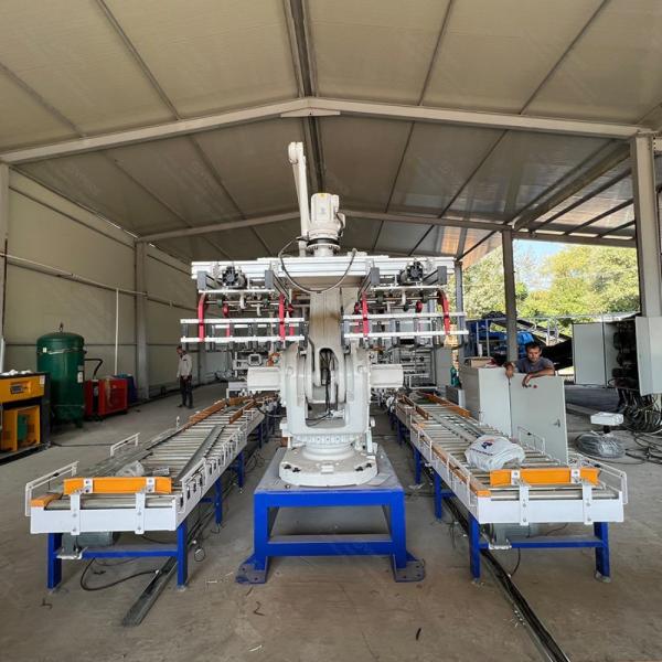 180Kg 250Kg Maximum Load Robotic Palletizer Machine With 0.3mm Path Repeatability