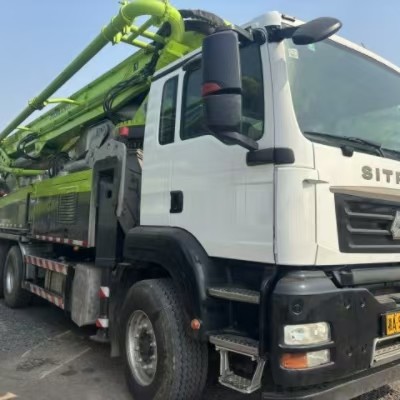 Camión de bomba de hormigón usado original 2020 Zoomlion 49m con chasis Sitrak