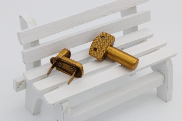 Factory direct sale metal accessories zinc alloy 33.9 mm length OEP color bullet lock for handbags