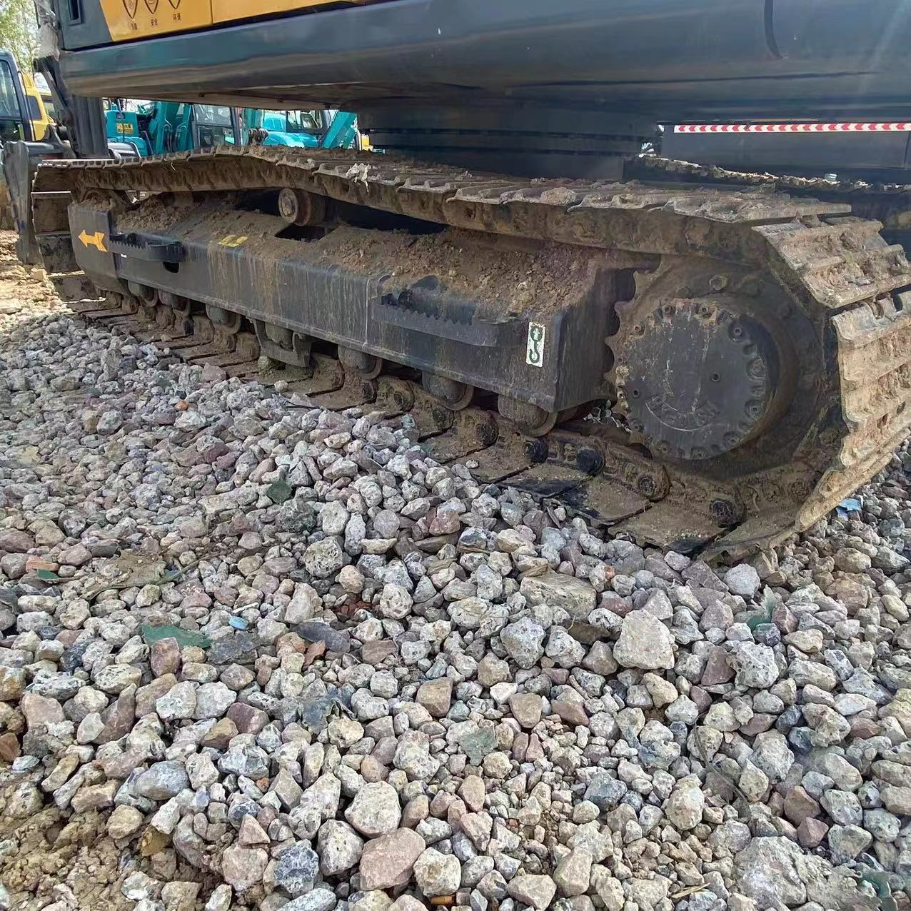 Volvo EC140DL Эксплуатационная экскаваторная машина 0,48 м3 77,4 кВт