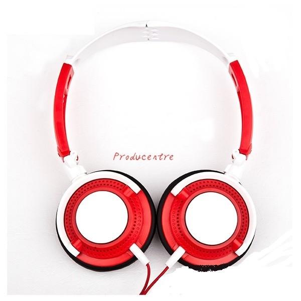 classic design	fashionable many color headphone with white point in ear cover and foldable headband