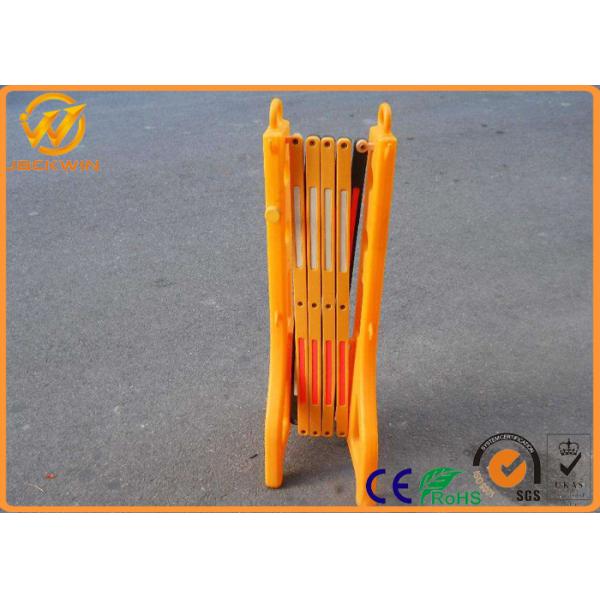 2.5 Meter Outdoor Road Traffic Safety Equipment Expandable Plastic Barrier