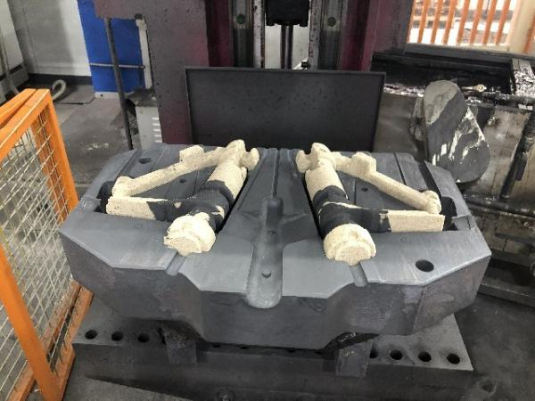 Máquina ergonômica do torneira de bronze LPDC de servo motor
