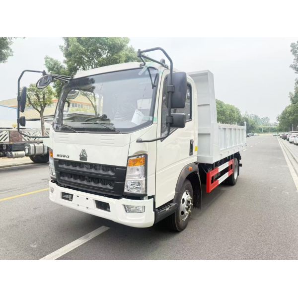 HOWO 5 Ton Tipper Dump Truck Hydraulic Lift For Engineering Projects