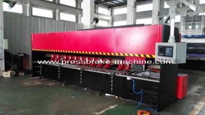A máquina de sulco da placa V do CNC equipou 380V 60HZ, eficiência elevada do cortador do sulco de V