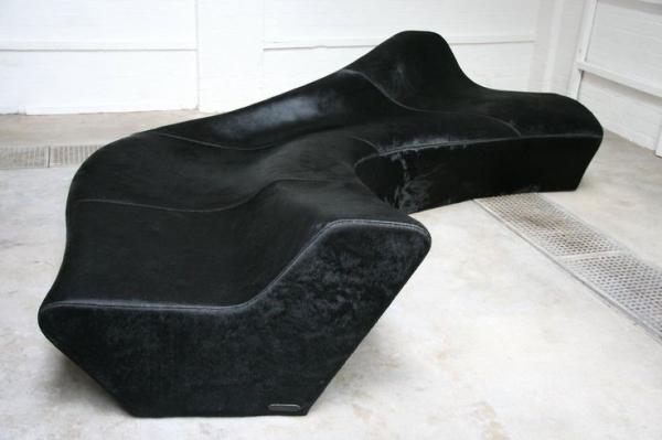 Moraine sofa by Zaha Hadid