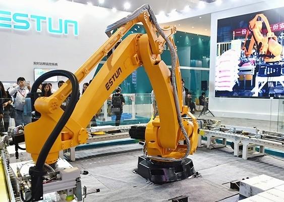 Robots utilizados en la industria ER100B-3000 Posición de montaje en el suelo de 0,06 mm
