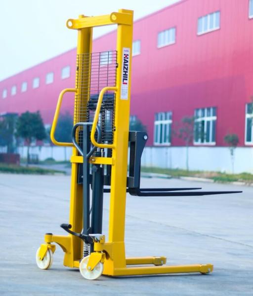 Cargo Lifting Mini Hand Forklift 3 Ton Robust Steel Constructure Smooth Performance