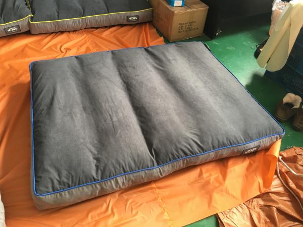 Shredded Memory Foam Dog Crate Pad Waterproof Suede Fabric Washable Grey Color