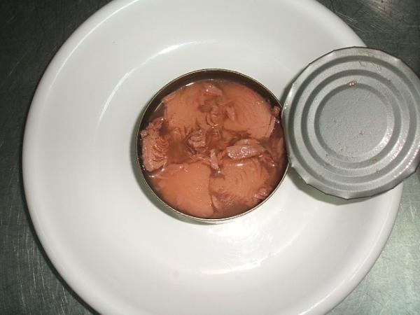 Bonito Variety Dolphin Safe Canned Tuna Chunks In Water Classical Salty Taste