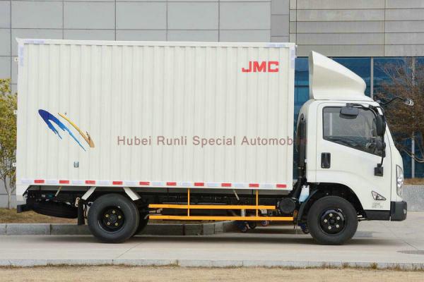 Small Light JMC Carrying Plus JX1044 Container Truck 3Tons 4Tons 5Tons Closed  Body Cargo Truck For Sales