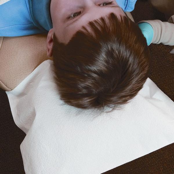 Medical Disposable White Tissue paper + PE film laminated Headrest Cover For Dental