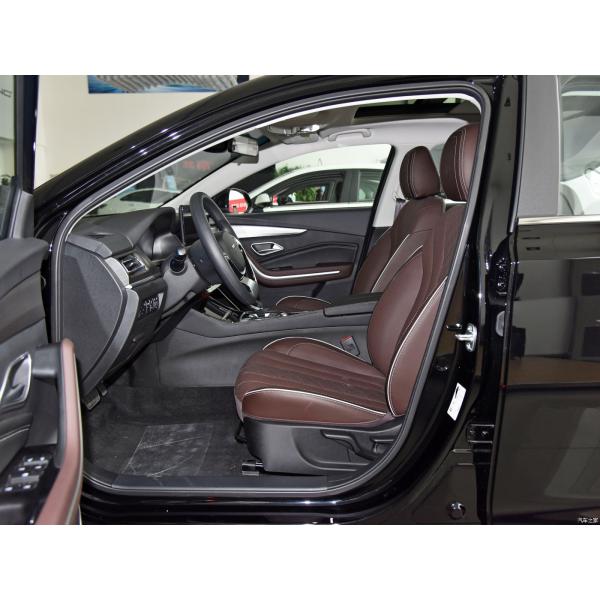 PÉKIN EU7 Les voitures électriques de taille moyenne ont une autonomie de croisière de 475 km pour les appels en ligne