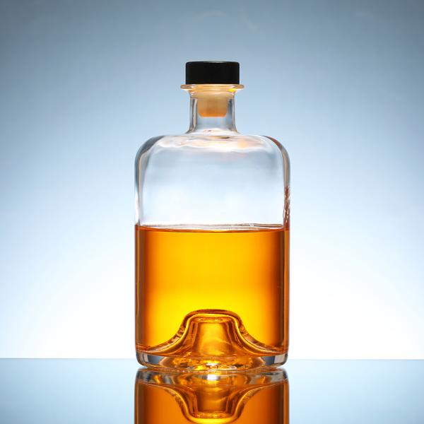 375ml 500ml 750ml Vodka Whisky Liquor Bottle with Cork Made of Extremely White Material