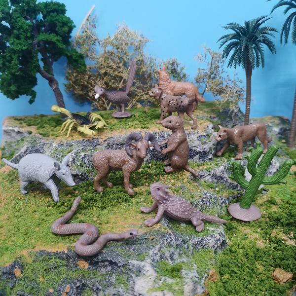 Desert Wild Animal Models 11 PCS Mini Cactus Armadillo Snake Lynx Wolf Scorpion Marmot Figurines Toy for Boys Girls Kids