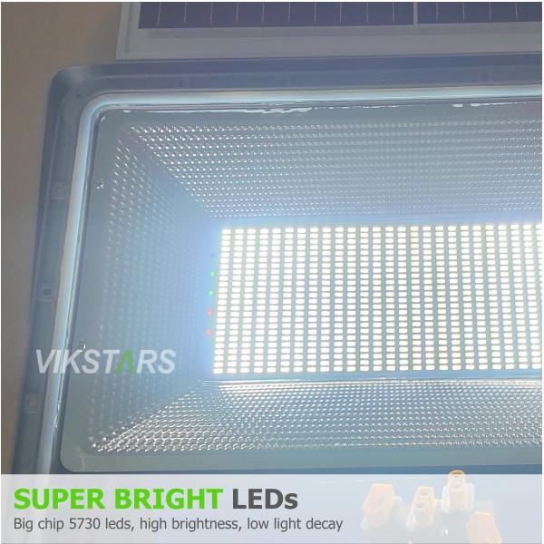 600w 800w Luces de inundación solares Iluminación de estadios Iluminación al aire libre Reflectores solares de alta potencia