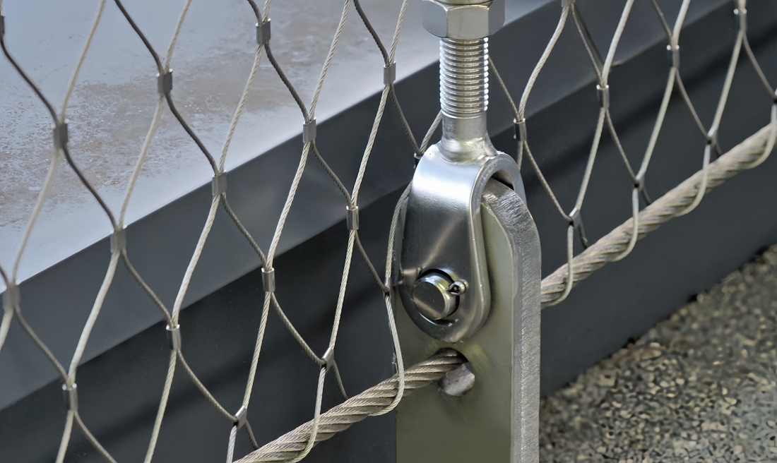 CÂBLE DE RACCORDEMENT, CÂBLE MÉTALLIQUE, FILET POUR LA PROTECTION D'ESCALIER