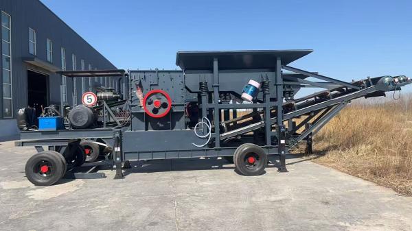 Mobile impact crusher crushing station. Flexible mobility, simple site requirements, no need to build factories.