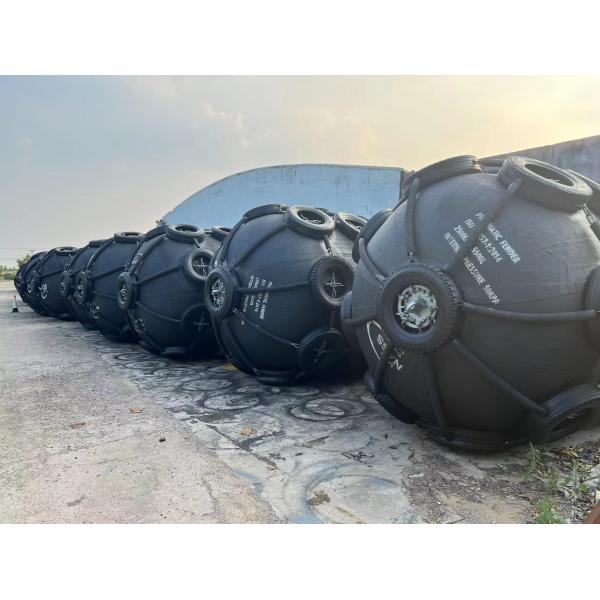 Good Quality STS 50Kpa Black Pneumatic Rubber Fender Yokohama Type Fender