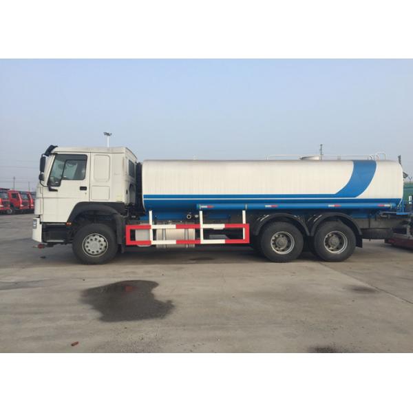 SINOTRUK  HOWO Potable Water Tanker Trucks LHD 6X4 18CBM For Pesticide Spraying