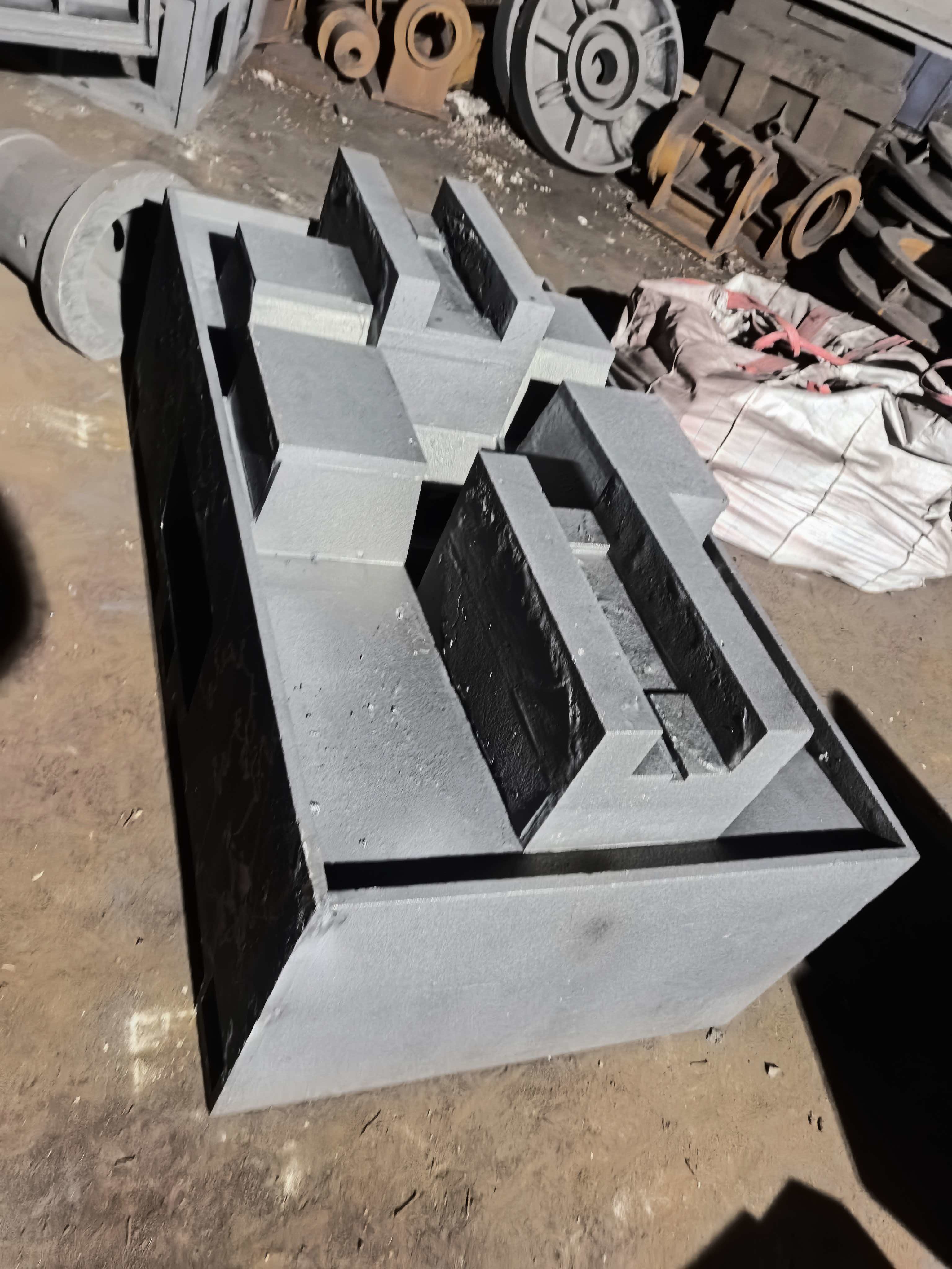 Gray Cast Iron Machine Tool Base Casting with High Structural Rigidity Excellent Vibration Damping and Good Thermal Stability for CNC Milling Machine Equipment Frame