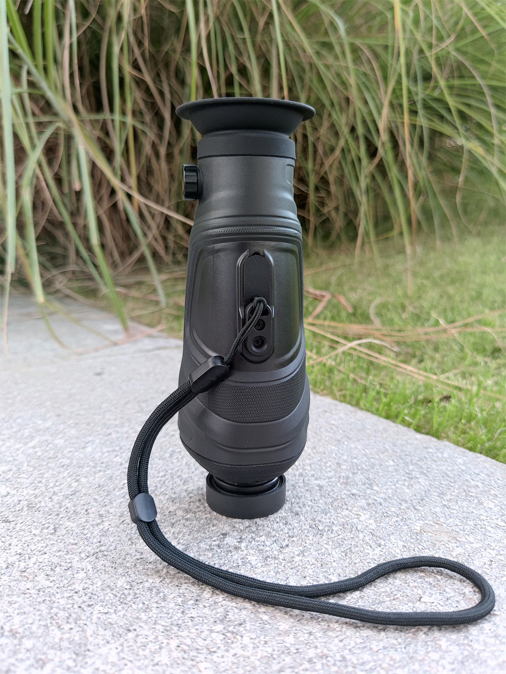 Приборы ночного видения объема TM1 термического изображения Monocular кракторейсовые с Handheld