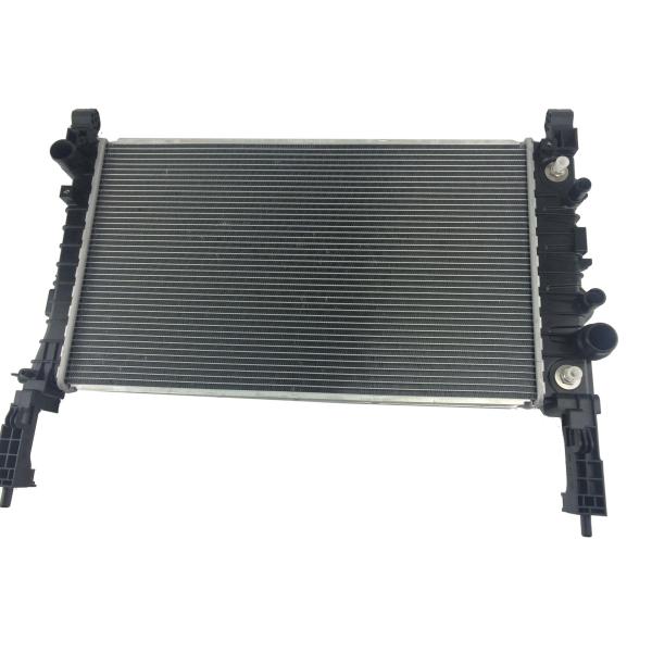 Chevrolet Tracker y Buick Encore Radiador de aluminio con tanque de agua de plástico 95298553