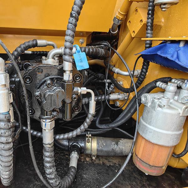 SANY SY135 Used Small Excavator 73kw Rated Power 0.6m3 Bucket Capacity 240L Large Fuel Tank