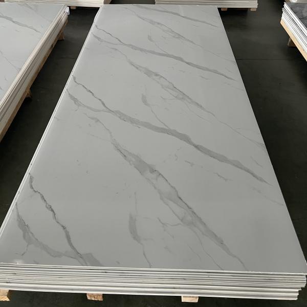 Estilo de diseño moderno Alta cobertura UV brillante PVC hoja de mármol impermeable e impermeable