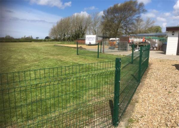 1.8m 2.5mm Welded Wire Mesh Fencing Commercial Galvanized Steel Curved 3d