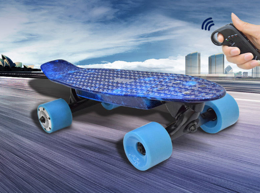 PP Material Electric Girl Power Skateboard 300W Motor 580MM Length