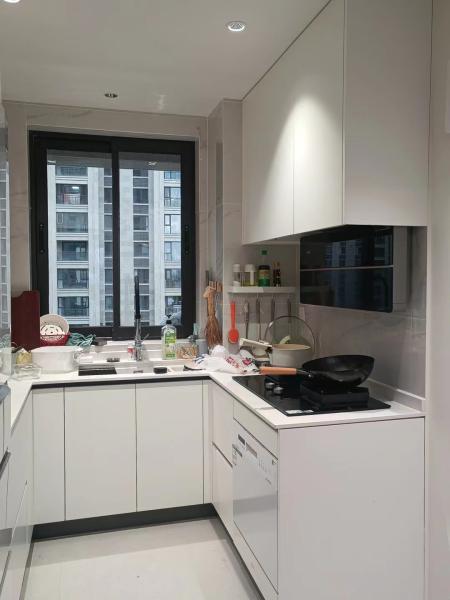 Three Section Track Linear Style Wood Kitchen Cabinet Wooden Cupboard