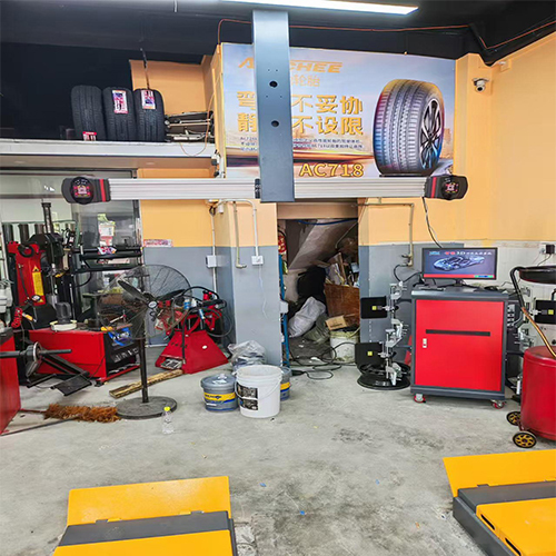 3D Wheel Aligner with Real Time Tracking and Double Screen Interface for Enhanced Precision in Vehicle Wheel Alignment Processes