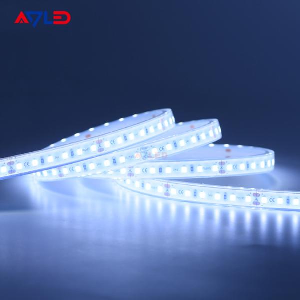 Diodo emissor de luz alto Luces Led Strip Lights do CRI IP65 2835 24V 3000K branco morno exteriores para a sala