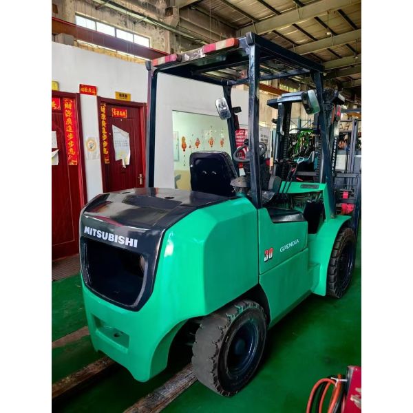 Mitsubishi FD25 FD30 3ton Used Forklift Secondhandl Forklift low price Good Working Condition 2 Mast 3 Stages
