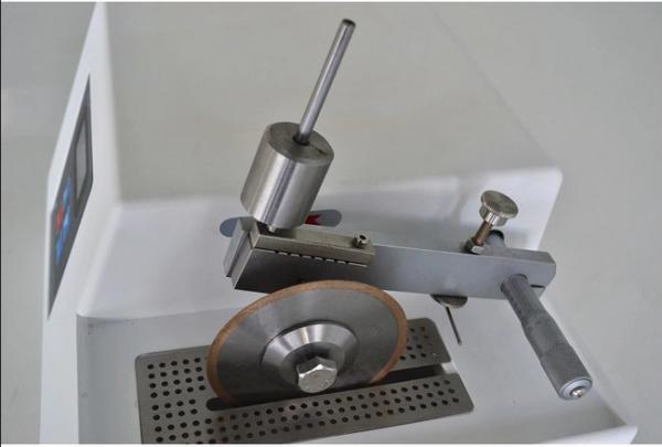 Low Speed 10-600rpm Metallographic Cutting Machine iCut-864 80W With Diamond Saw