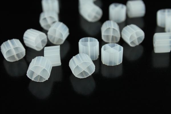 11*7mm Natural Color And Virgin HDPE Material MBBR Biofilm Carrier Manufacturer