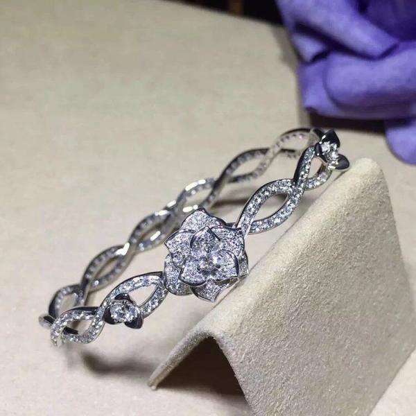 PIAGET  brand  jewelry Piaget Rose bracelet in 18K white gold set with 190 brilliant-cut diamonds (approx. 1.32 ct).