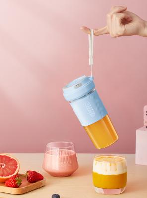 Juice Cup Juicing Fruit Blender électrique portatif de remplissage sans fil BPA 300ml libre