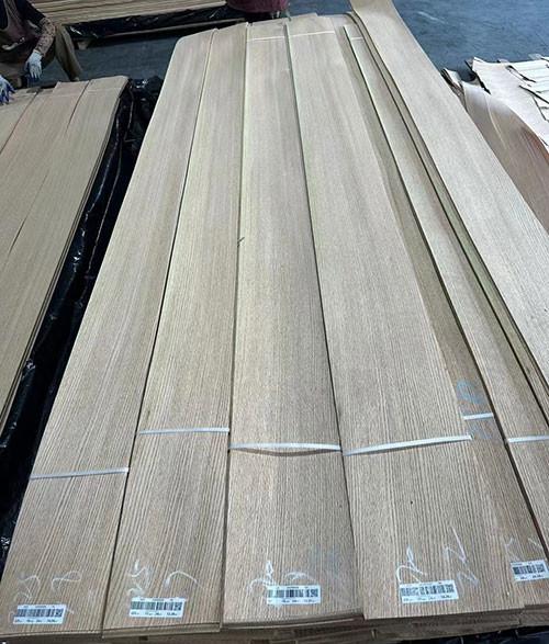 Quarter Cut American Red Oak Veneer Panel Porta de grau AAA espessura 0.50