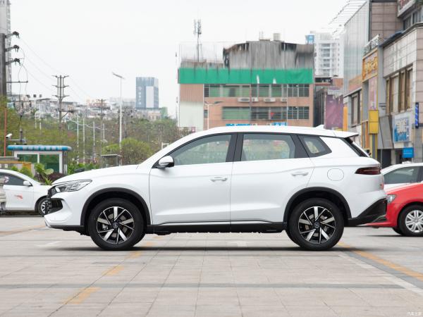 Active Brake Assist BYD Full Electric Car With Stylish Exterior Design 4738*1860*1710