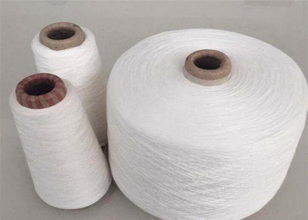 Descasque o fio acrílico branco macio amigável 28S/2 do cone para tecer no núcleo de papel