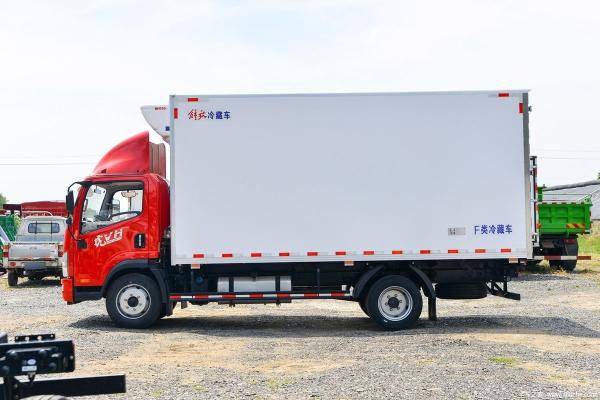 5.16 Meters Refrigerated Van Truck 160 Horsepower 4x2 Refrigerator Box Truck